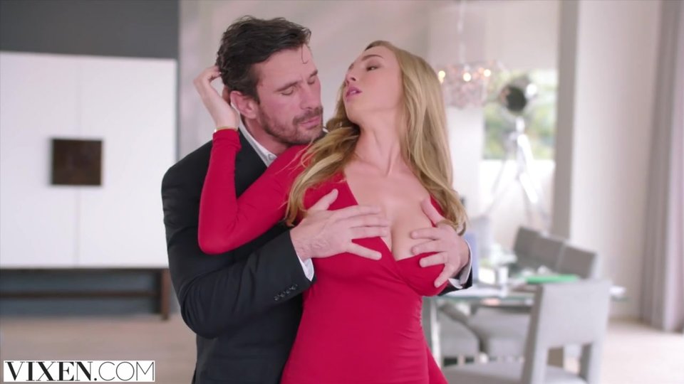 kendra sunderland red dress porn Kendra Knows How To Wear A Red Dress Porn GIF