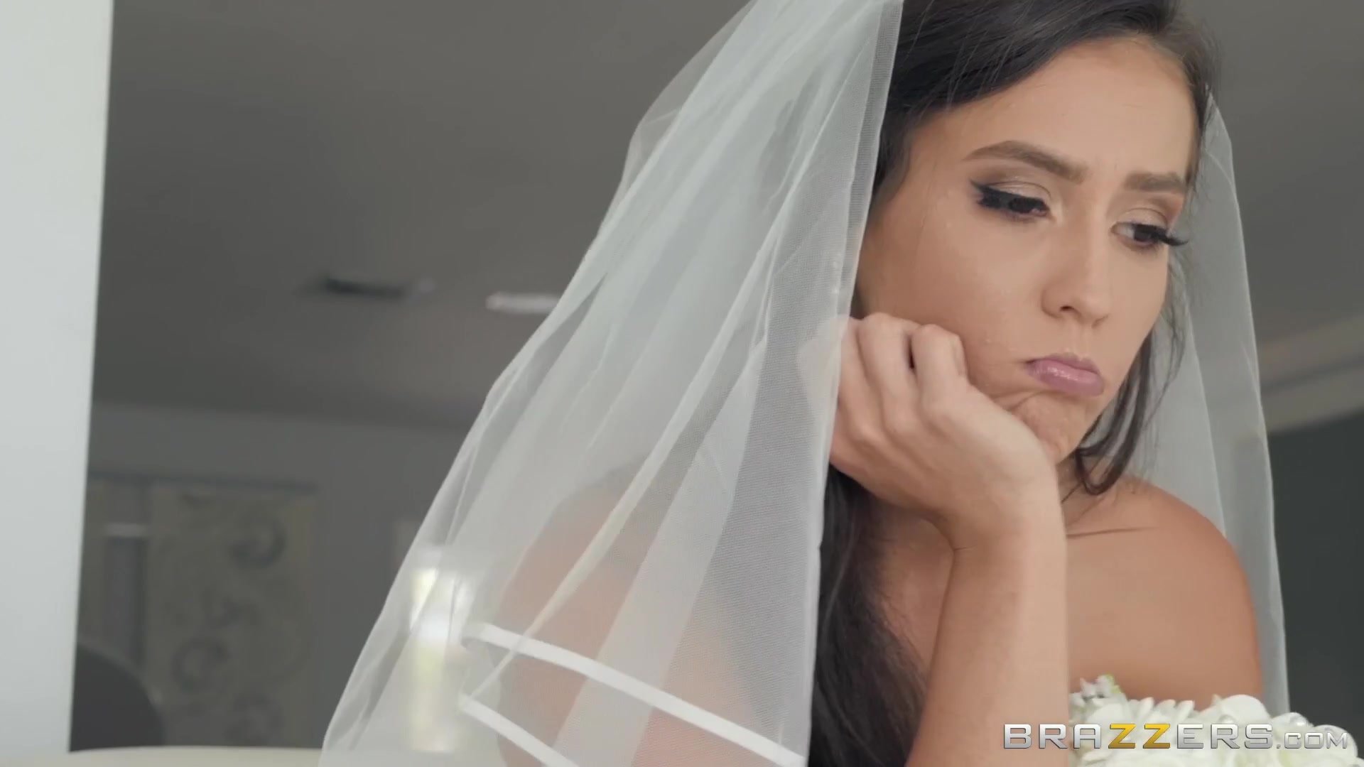 Libidinous bride Kelsi Monroe heart-stopping adult video